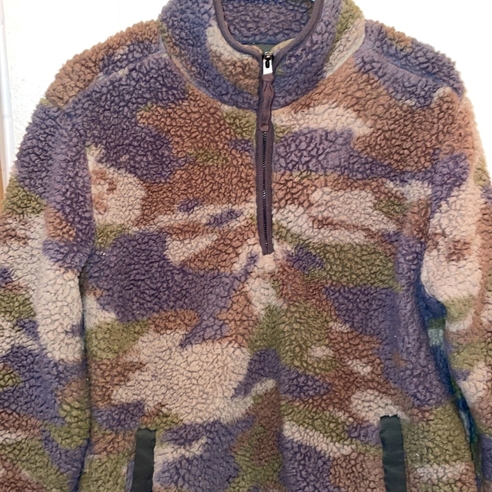 Thread & Supply Camo Pull-Over